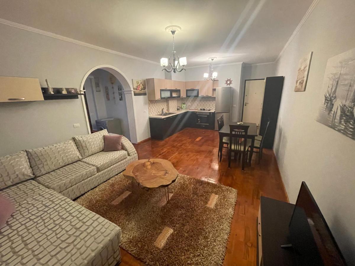 Oni's Apartament *