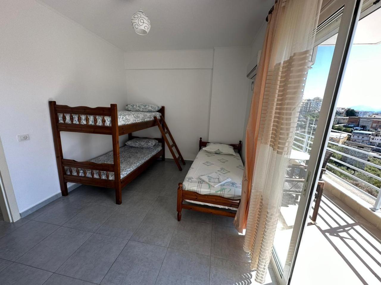 Oni's * Saranda